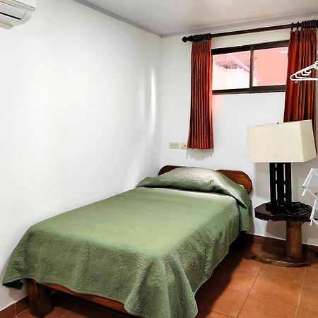 Hotel Los Ranchos Jaco Bagian luar foto