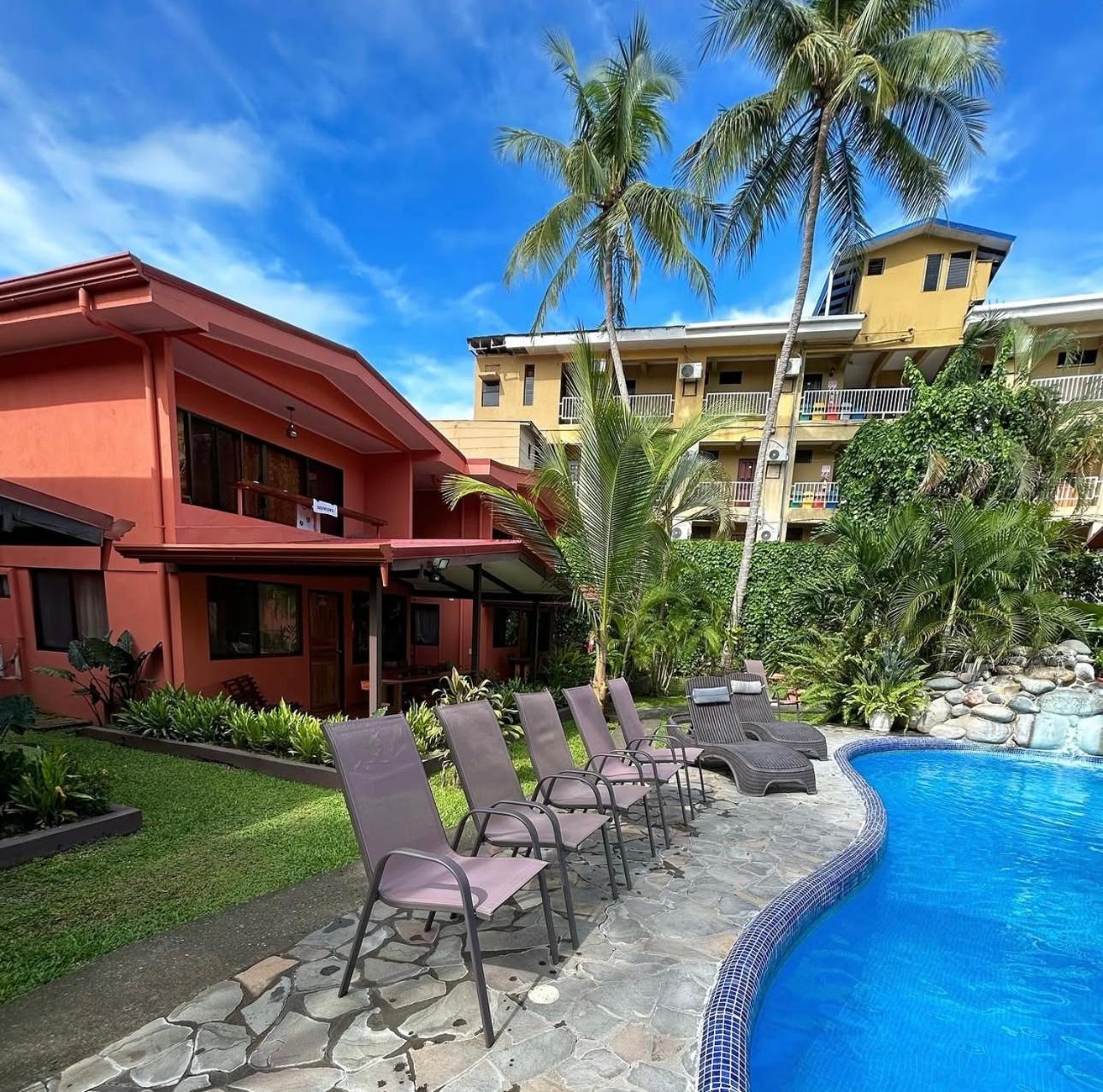 Hotel Los Ranchos Jaco Bagian luar foto