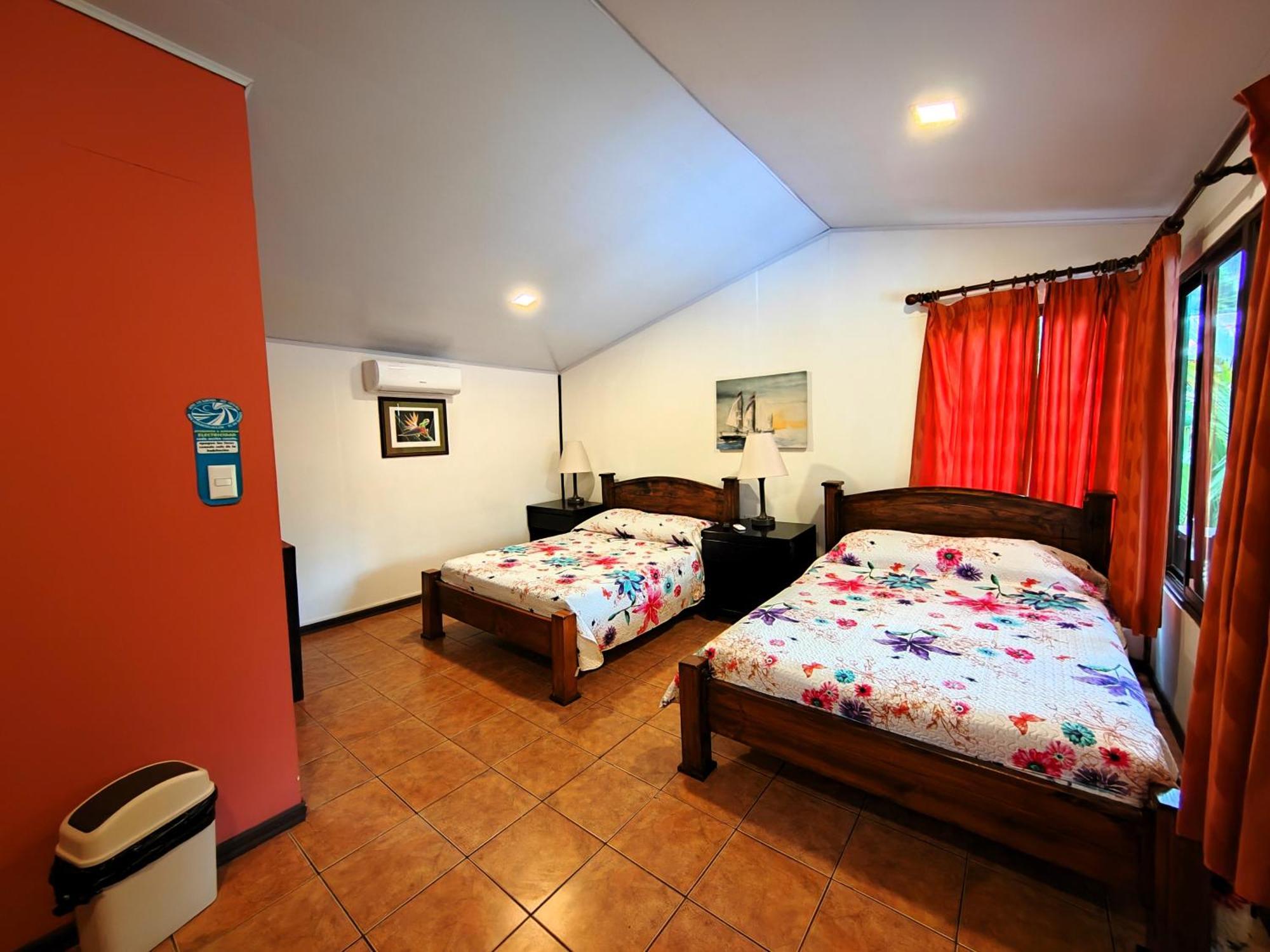 Hotel Los Ranchos Jaco Bagian luar foto