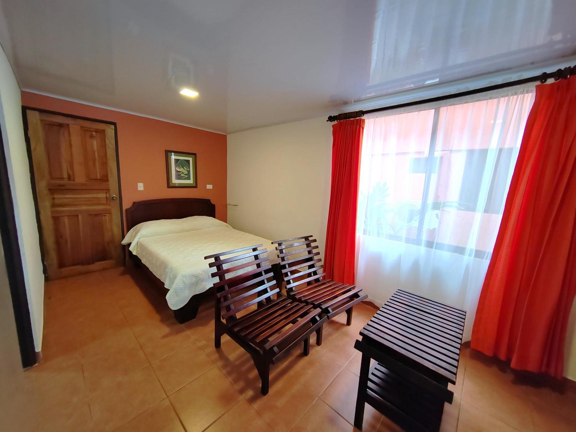 Hotel Los Ranchos Jaco Bagian luar foto