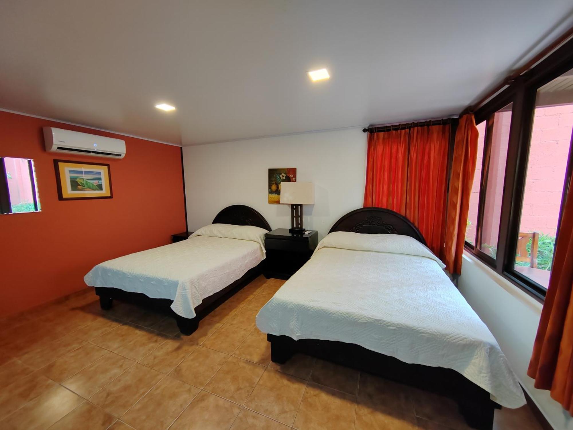 Hotel Los Ranchos Jaco Bagian luar foto