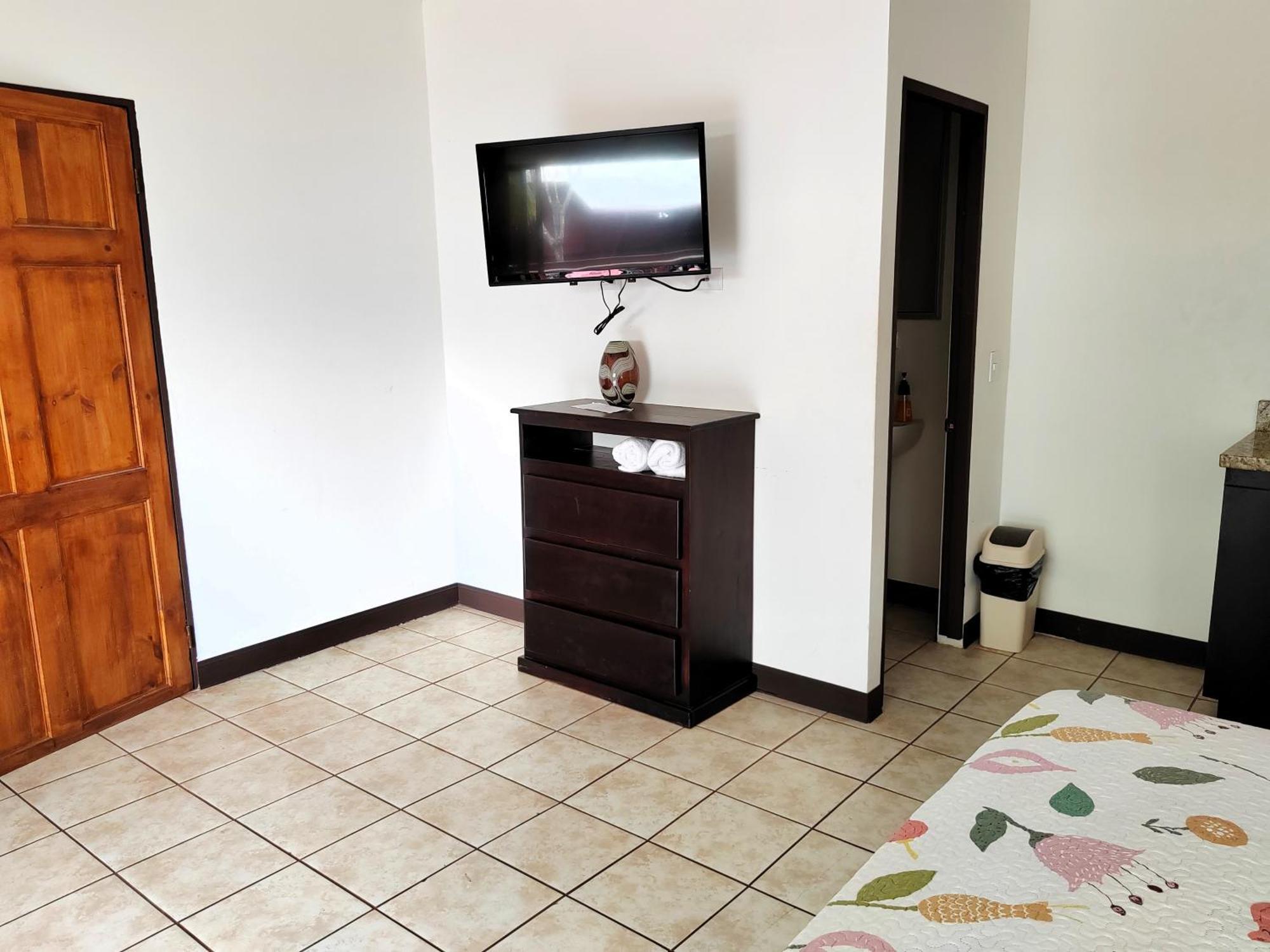 Hotel Los Ranchos Jaco Bagian luar foto