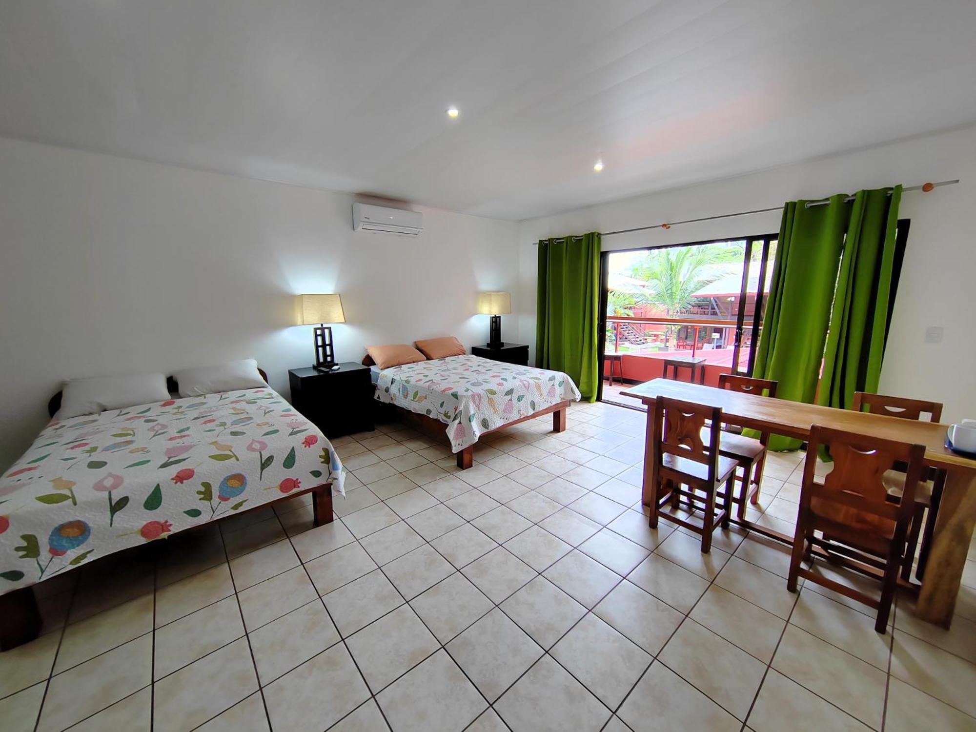 Hotel Los Ranchos Jaco Bagian luar foto