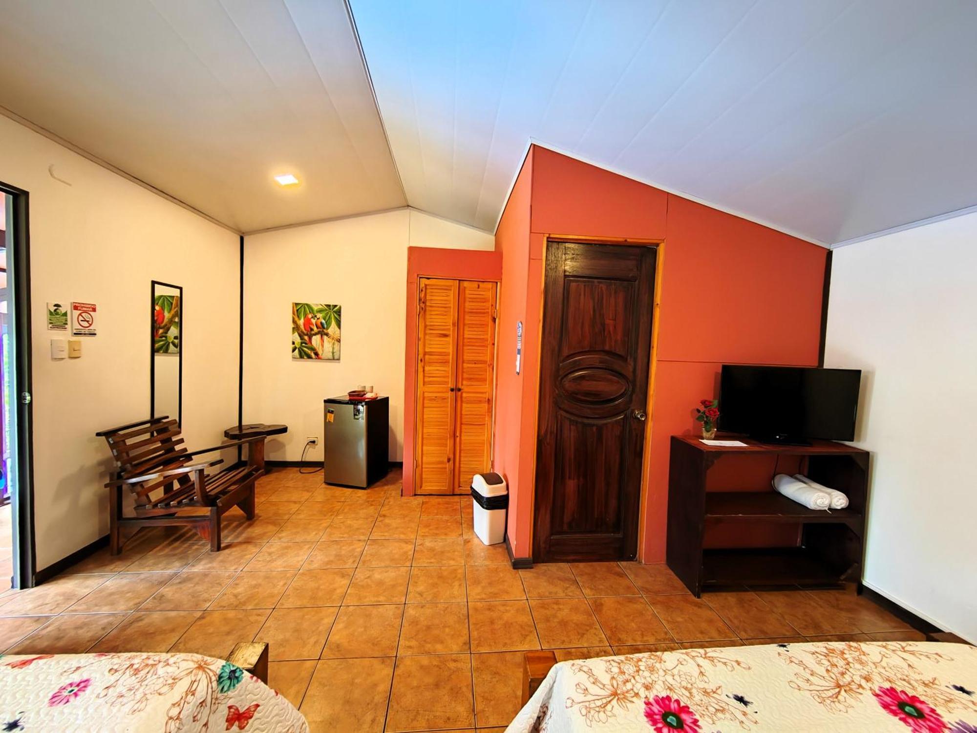 Hotel Los Ranchos Jaco Bagian luar foto