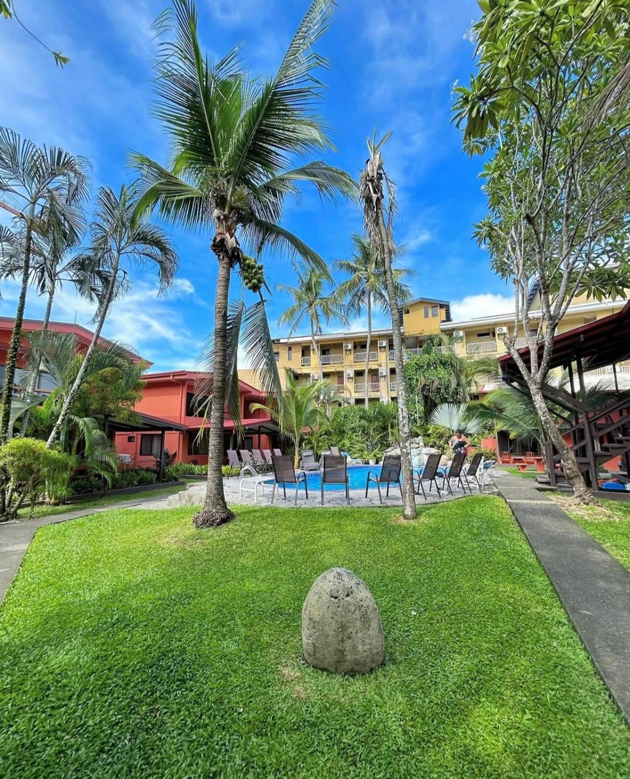Hotel Los Ranchos Jaco Bagian luar foto